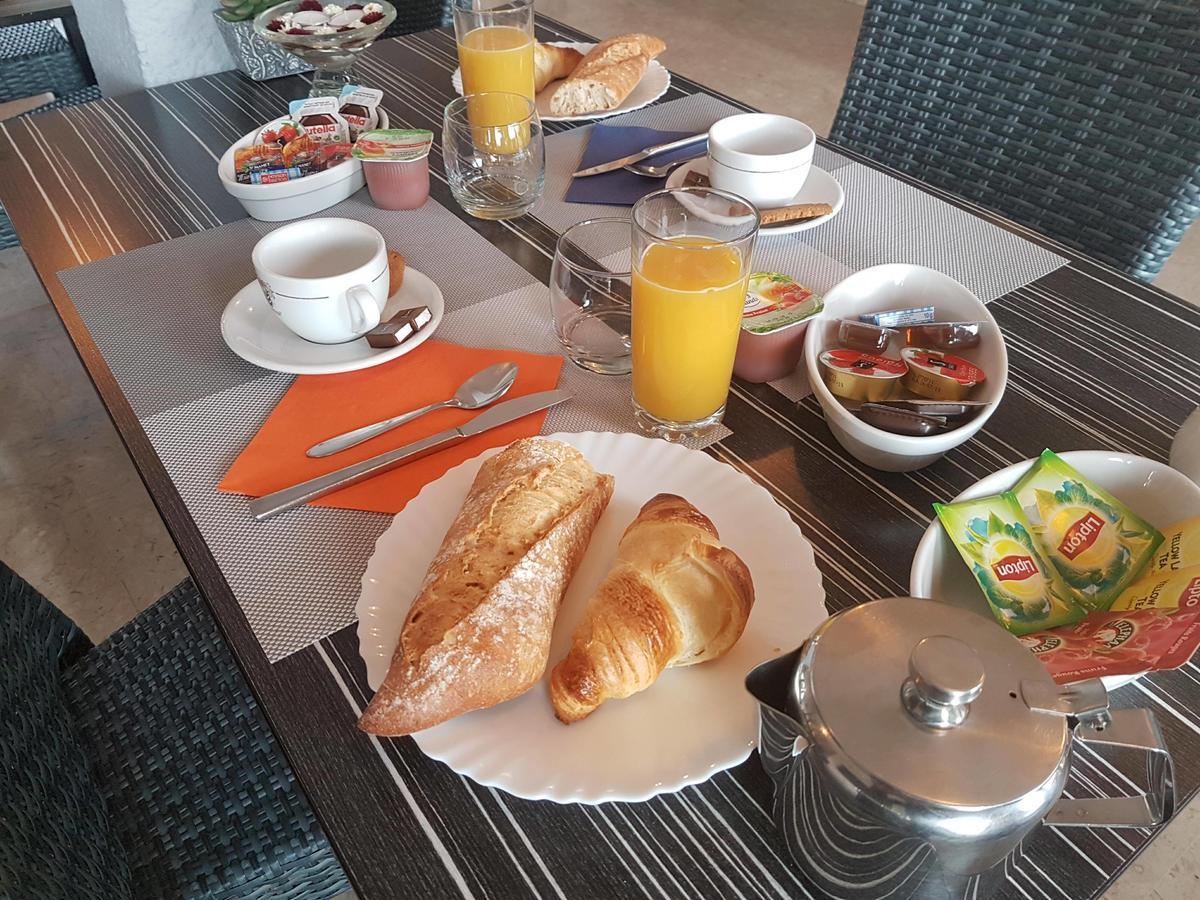 Hotel De La Poste Peymeinade 외부 사진